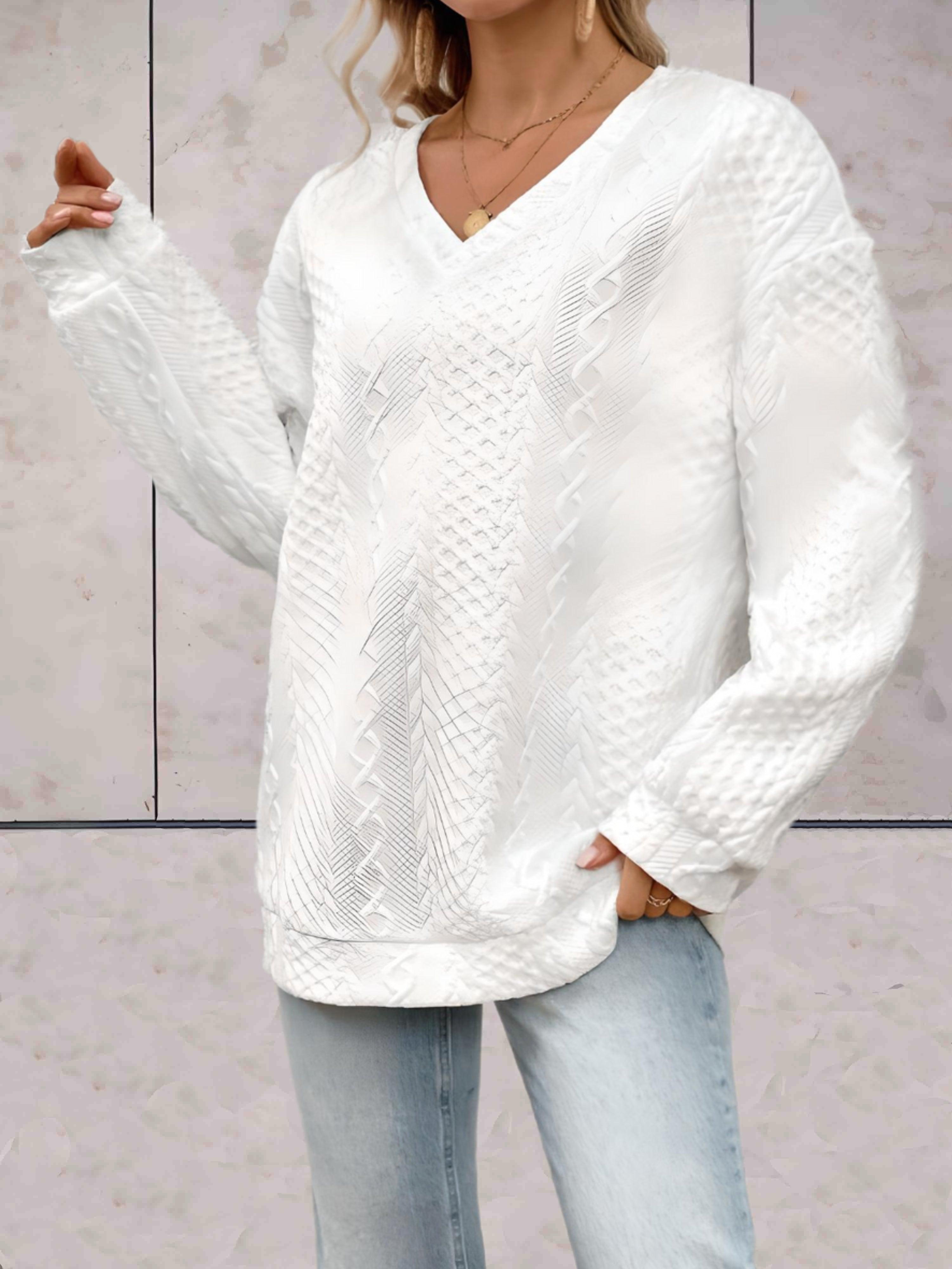 Halston - Witte oversized sweater met kant in reliëf en v-uitsnijding - Sky-Sense