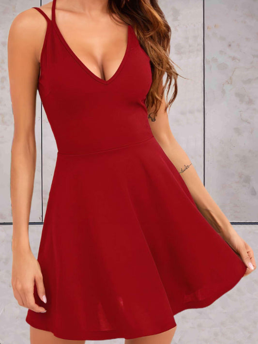 Mia - Mini jurk met dubbele schouder straps en open rug in bordeaux rood - Sky-Sense