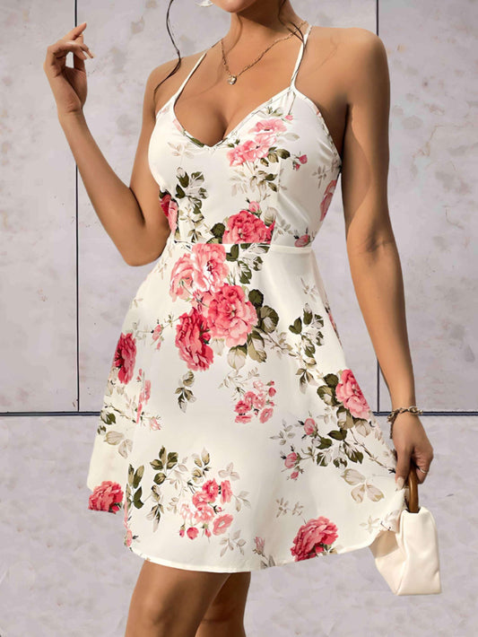 Yssa - Schattige bloemen jurk met wijde onderkant en open rug in wit - Sky-Sense