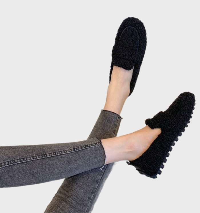 Cherelle  - warme en gemakkelijk te dragen loafers voor dames met wollen voering, wollen manchet en rubberen zool