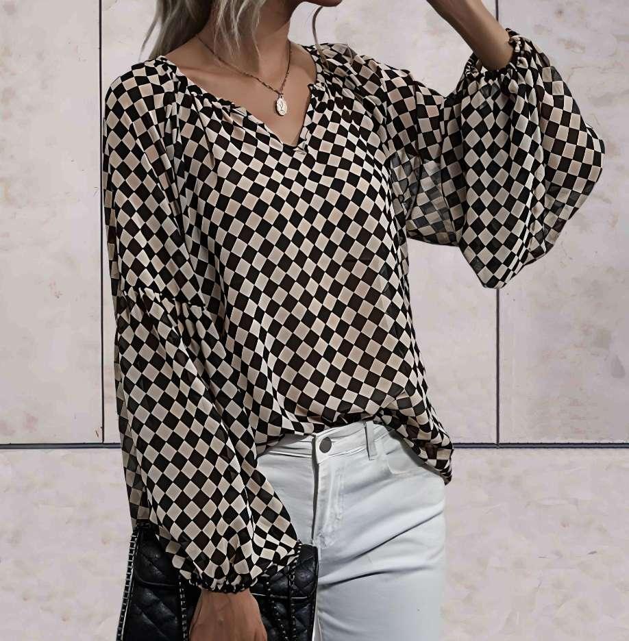 Lottie - Oversized top met lange mouwen en diagonaal geruit ontwerp in zwart en huidskleur - Sky-Sense