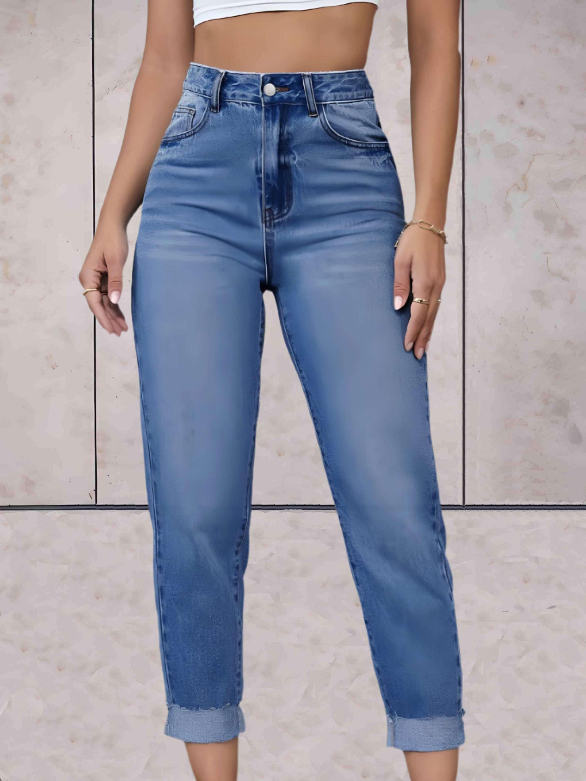 Tirzah - stijlvolle strakke jeans met hoge taille, voor- en achterzakken en een omgeslagen onderkant - Sky-Sense