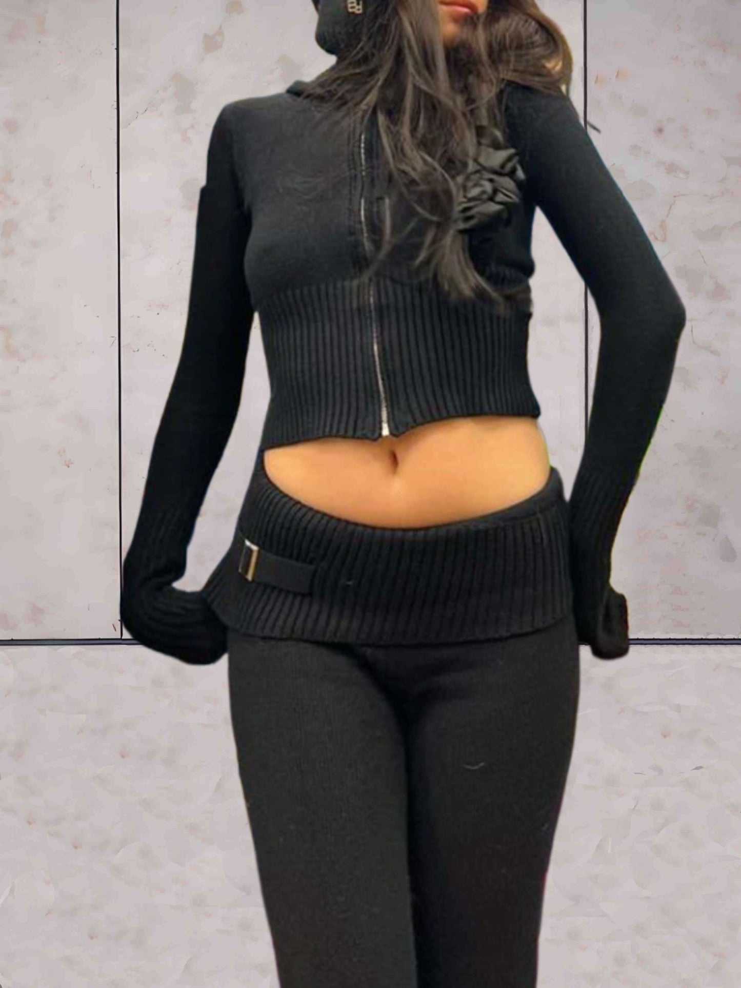 Brenna - 2-delige set van een slim fit cropped sweater met capuchon en ritssluiting en een sweatbroek met hoge taille
